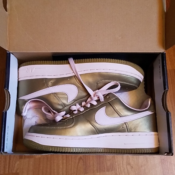 Nike Shoes - Sneakers